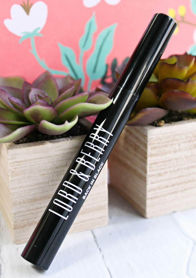 New on the blog: Birchbox Upgrade April 2015. This month I opted in for the upgraded version that cost $20 more, and received a full-sized mascara and fancy nail polish as my extras >> http://bit.ly/1DU2wMY | via @glamorable