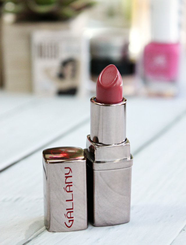 Be Beautifully Bohemian with Ipsy April 2015 Glam Bag! Check out review, unboxing, and swatches in my latest blog post >> http://bit.ly/1CZxfTP | via @glamorable