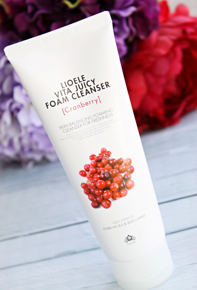 Memebox Berrylicious Mystery Box Review, Unboxing, Discount Codes >>  http://bit.ly/1FHVub3 | via @glamorable 