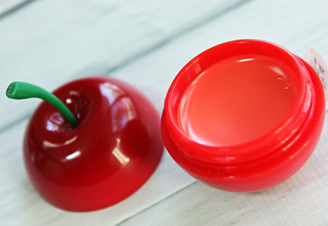 Memebox Berrylicious Mystery Box Review, Unboxing, Discount Codes >>  http://bit.ly/1FHVub3 | via @glamorable 