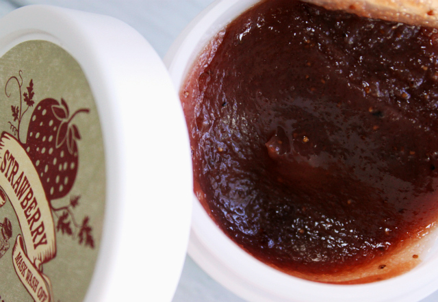 Memebox Berrylicious Mystery Box Review, Unboxing, Discount Codes >>  http://bit.ly/1FHVub3 | via @glamorable 