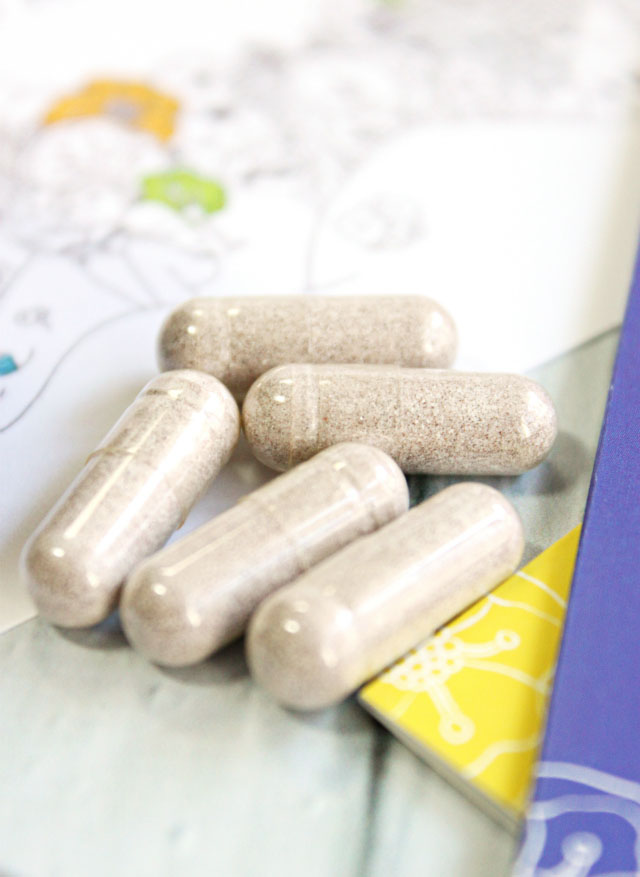 HUM Nutrition Smooth Operator & Here Comes The Sun Review + get extra $10 off using my friend referral code F910B. Click through to read more about these fantastic products >>  http://bit.ly/1J1TSiZ | via @glamorable