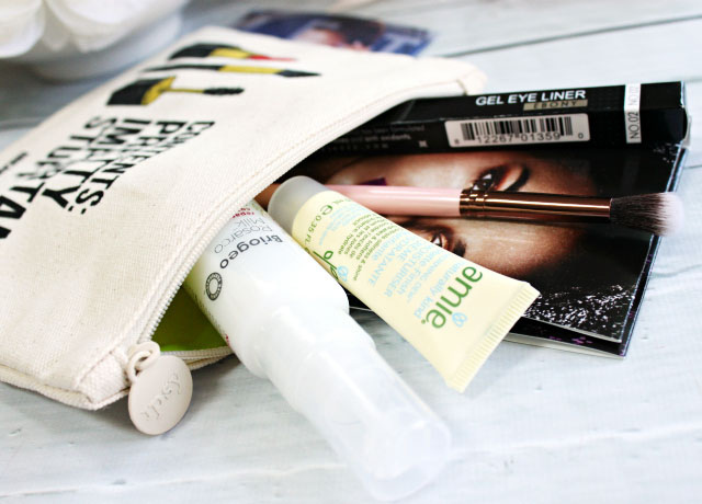 Ipsy May 2015 Unboxing & Review: In May, Ipsy wants us to pack our things and go traveling with this Jetsetter-themed Glam Bag! >>  http://bit.ly/1Hs5RAF | via @glamorable