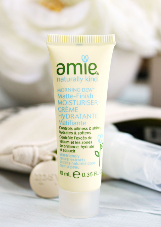 Ipsy May 2015 Unboxing & Review: In May, Ipsy wants us to pack our things and go traveling with this Jetsetter-themed Glam Bag! >>  http://bit.ly/1Hs5RAF | via @glamorable