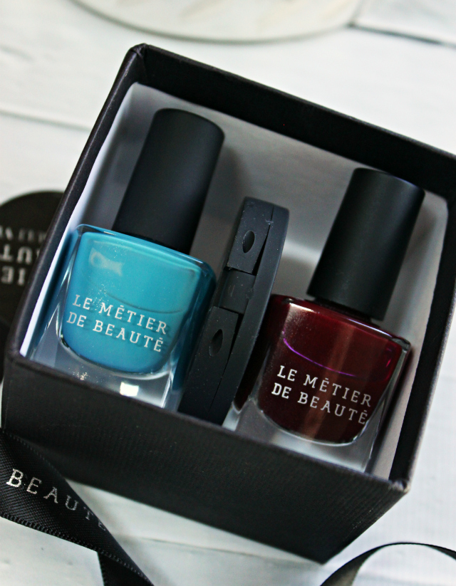 Le Metier de Beaute Vault VIP April 2015 Review, Swatches, Unboxing: True Colour Eye Shadow Mulberry, Nail Lacquer Aurora, Nail Lacquer Bodacious Bordeaux >> http://bit.ly/1aLRTjA | via @glamorable