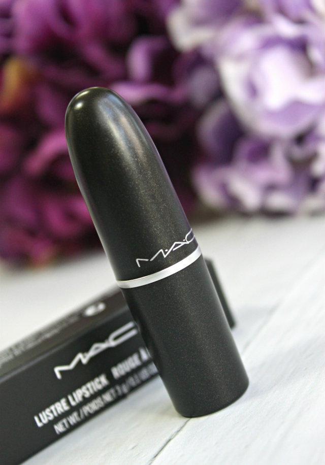 MAC Lovelorn Swatches & Review >> http://bit.ly/1bSp2uw | via @glamorable