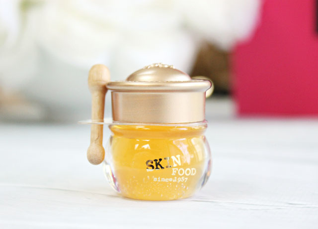 Do you like honey in your beauty products? Then you might want to check out my Memebox Honey Box Review! >>  http://bit.ly/1HzXGI0 | via @glamorable