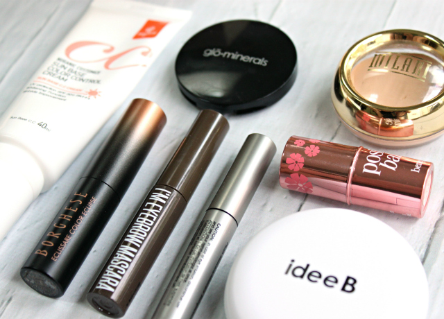 How to Pull Off a No-Makeup Makeup Look: Today I'm linking up with fellow beauty bloggers to bring you this fun collaboration. Check out our no-makeup makeup looks that help us look put together in a snap! >>  http://bit.ly/1HN2YzV | via @glamorable