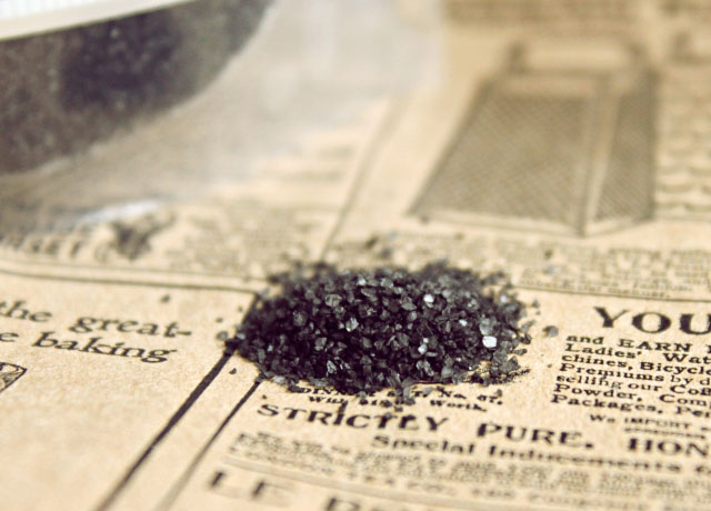 Taste Trunk May 2015 Unboxing & Review: Do you consider yourself a foodie? Check out Taste Trunk, a subscription service that will delight your inner culinary epicurean. >>  http://bit.ly/1HuWXCG | via @glamorable