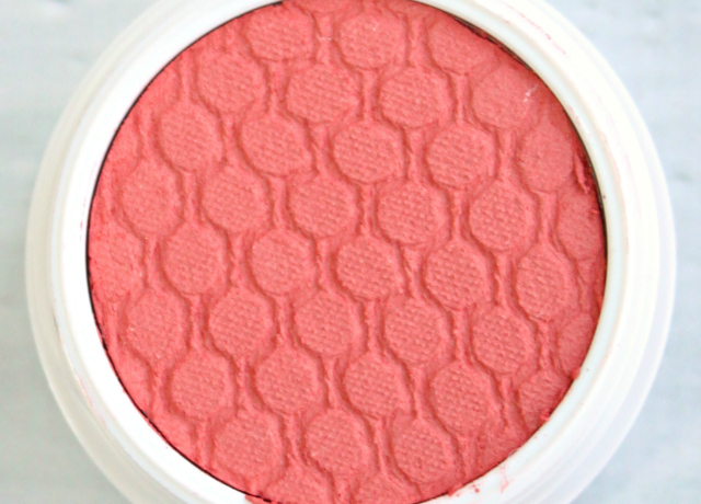 I already knew that my previous Colourpop purchase wouldn't be my last, and today on the blog I'm sharing thoughts and swatches of Limited Edition Rebound set, which included one duochrome and two matte eye shadows, as well as a beautiful matte pressed pigment, which I now use as a blush! >> http://bit.ly/1KVdKFh | via @glamorable