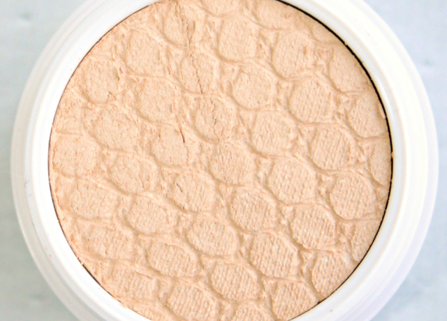 I already knew that my previous Colourpop purchase wouldn't be my last, and today on the blog I'm sharing thoughts and swatches of Limited Edition Rebound set, which included one duochrome and two matte eye shadows, as well as a beautiful matte pressed pigment, which I now use as a blush! >> http://bit.ly/1KVdKFh | via @glamorable