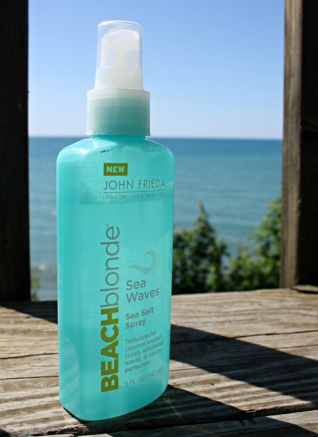 Beachy waves tutorial for fine hair with John Frieda® Beach Blonde™ >> http://bit.ly/1FRqrN2 | via @glamorable