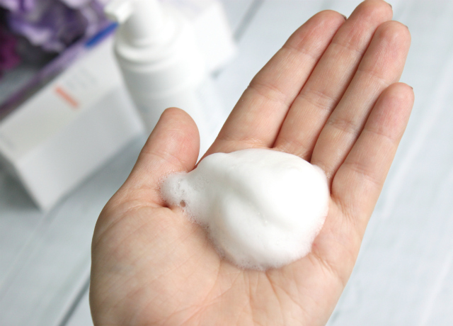 Find out how I finally faded that annoying red patch on my chin by incorporating one new product into my routine - NeoStrata Foaming Glycolic Wash >> http://bit.ly/1ALFxob | via @glamorable