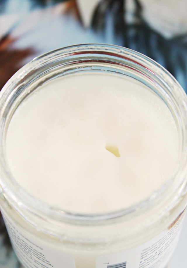 Beauty trend: one-ingredient skincare. In an attempt to eliminate harmful chemicals from their routine, many fashionistas and IT girls now opt in for simple organic solutions. Find out which natural beauty products are the best for your skin and hair in my latest blog post >> http://bit.ly/1SXVWL8 | via @glamorable