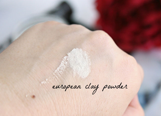 Beauty trend: one-ingredient skincare. In an attempt to eliminate harmful chemicals from their routine, many fashionistas and IT girls now opt in for simple organic solutions. Find out which natural beauty products are the best for your skin and hair in my latest blog post >> http://bit.ly/1SXVWL8 | via @glamorable