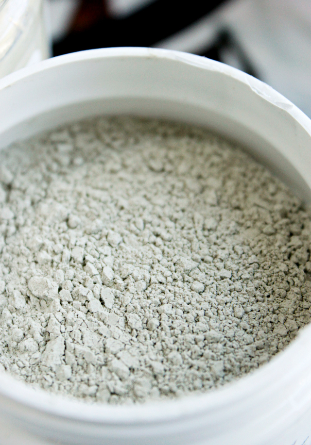 Beauty trend: one-ingredient skincare. In an attempt to eliminate harmful chemicals from their routine, many fashionistas and IT girls now opt in for simple organic solutions. Find out which natural beauty products are the best for your skin and hair in my latest blog post >> http://bit.ly/1SXVWL8 | via @glamorable