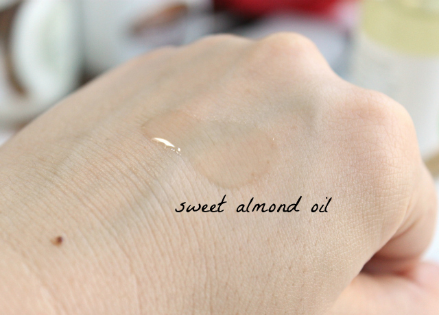 Beauty trend: one-ingredient skincare. In an attempt to eliminate harmful chemicals from their routine, many fashionistas and IT girls now opt in for simple organic solutions. Find out which natural beauty products are the best for your skin and hair in my latest blog post >> http://bit.ly/1SXVWL8 | via @glamorable