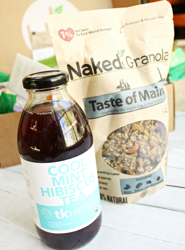 Urthbox May 2015 Review & Unboxing: My May box was loaded with kinds of organic snacks, healthy treats, and other NON-GMO goodies! Take a look >> http://bit.ly/1MsWYv0