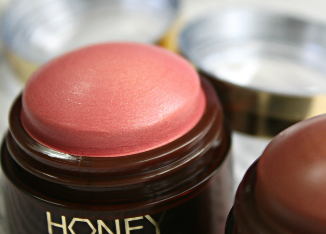 Swatches and review of The Body Shop Honey Bronze Highlighting Domes in Shade 02 and Shade 03 >> http://bit.ly/1FS5ezt | via @glamorable