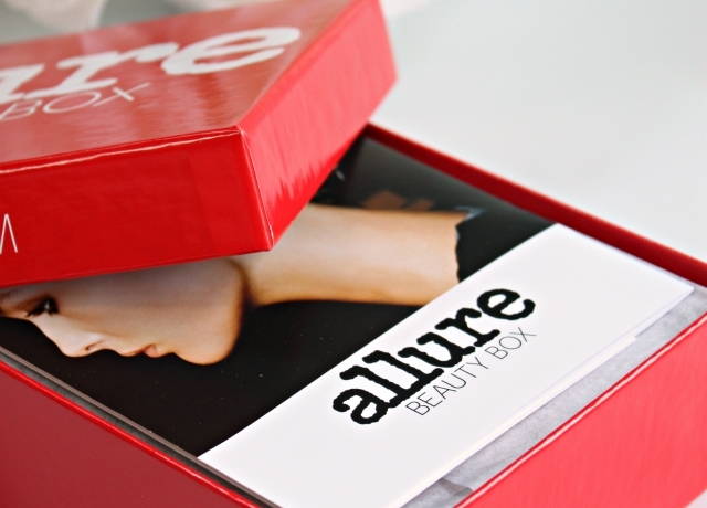 Allure Sample Society July 2015 Review >>  https://glamorable.com | via @glamorable