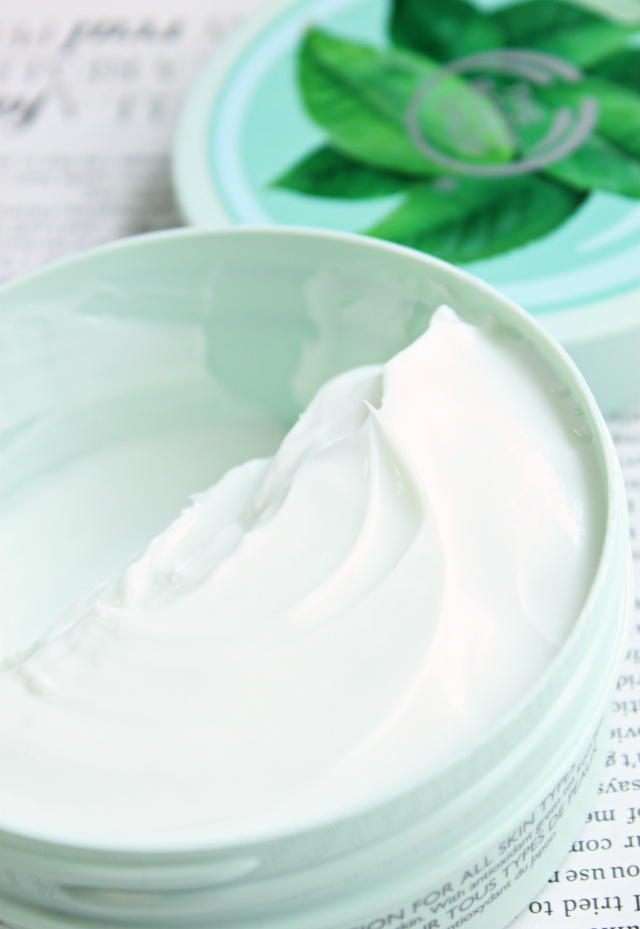 No need to master the intricacies of Japanese tea ceremony to enjoy this amazing new line of products from The Body Shop. Introducing Fuji Green Tea Body Wash, Body Butter, and Body Scrub! >> https://glamorable.com | via @glamorable