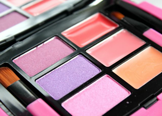 Four full-sized products and one generously-sized deluxe sample - find out more in my Beauty Box 5 August 2015 Review! Read more >> https://glamorable.com | via @glamorable