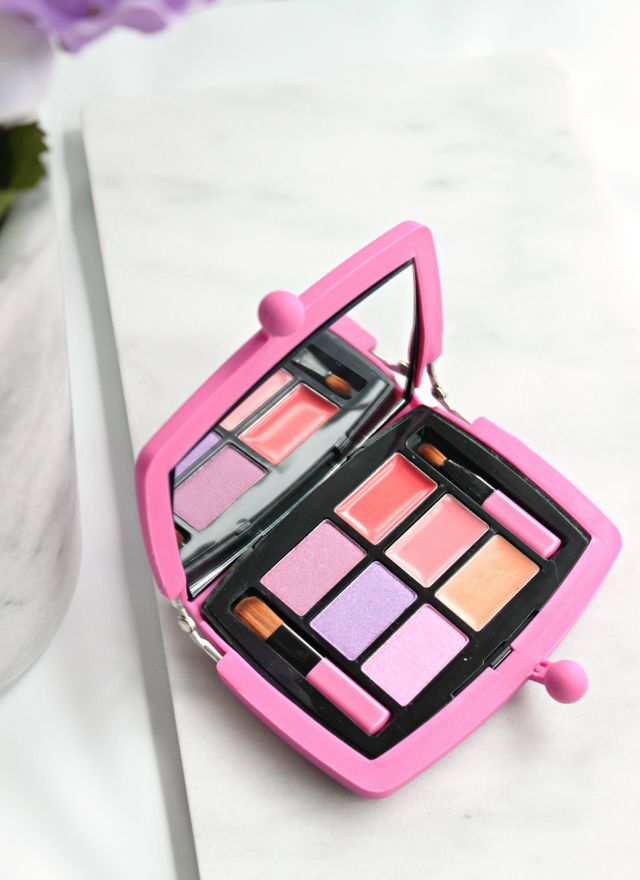 Four full-sized products and one generously-sized deluxe sample - find out more in my Beauty Box 5 August 2015 Review! Read more >> https://glamorable.com | via @glamorable