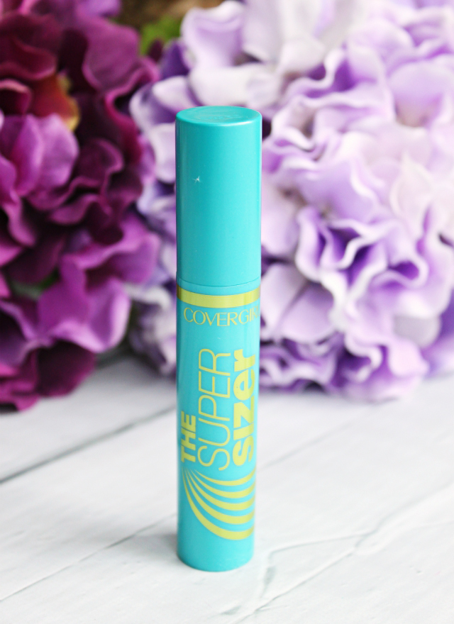Review and Swatches: COVERGIRL The Super Sizer Mascara & Intensify Me Liquid Liner. Find out how to use these new products! Read more: glamorable.com | via @glamorable