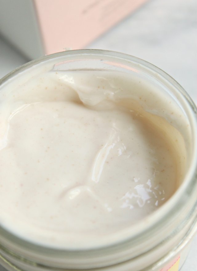 No need to break your diet for FarmHouse Fresh Pudding Apeel Mask, a 97% natural resurfacing treatment that smells absolutely delicious! Read more >> glamorable.com | via @glamorable