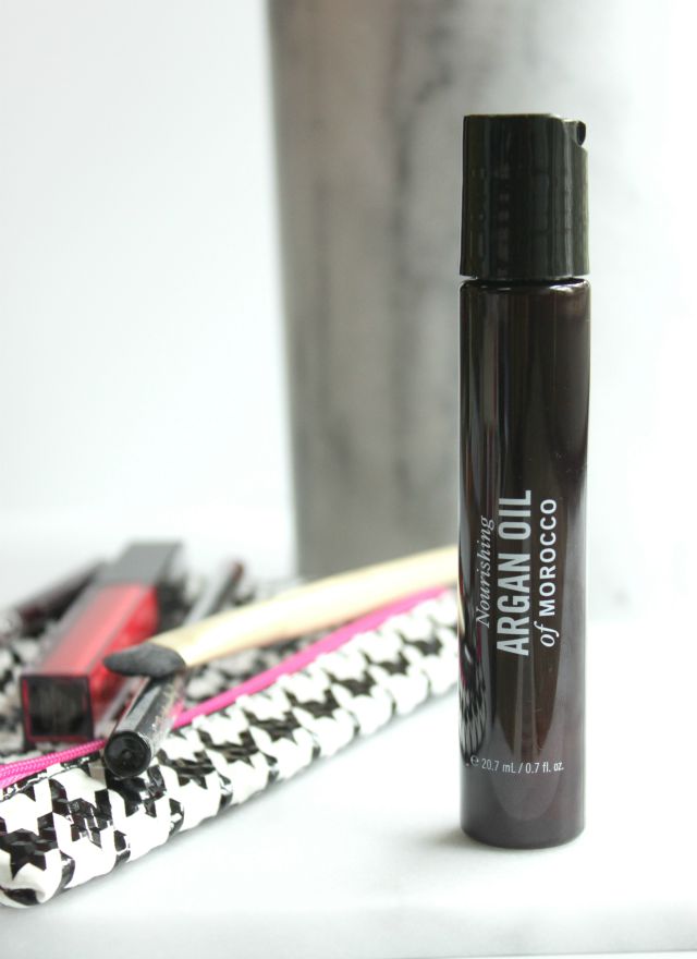 Ipsy August 2015 Glam Bag Unboxing & Review. Read more >> glamorable.com | via @glamorable