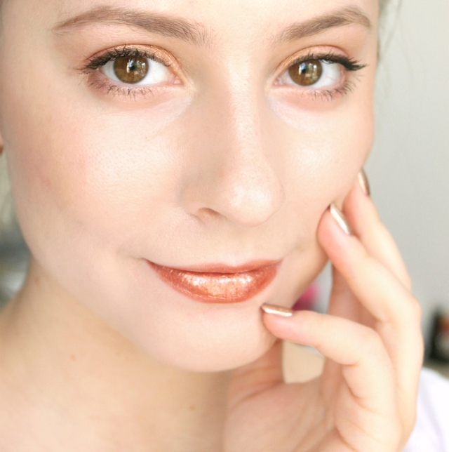 Swatches and review of Milani Bronzer XL 04 Dolci from the latest Limited Edition Dolci Bronze Collection for Summer 2015. It's beautiful, you guys!!! Read more at: https://glamorable.com | via @glamorable