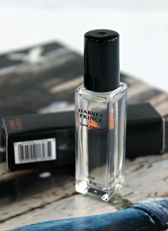 Beauty Box 5 September 2015 Review & Unboxing. Click through for more pictures! >> www.glamorable.com | via @glamorable