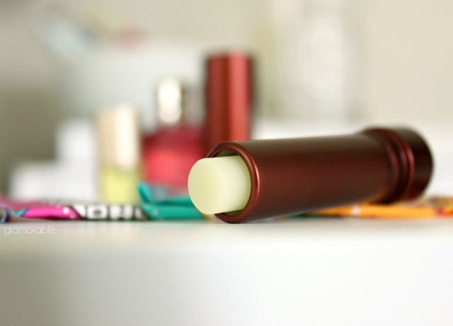 Check out my list of essentials for long car drives, that will help you emerge from the car comfy and refreshed. Read more: glamorable.com | via @glamorable #BringComfyBack #sp