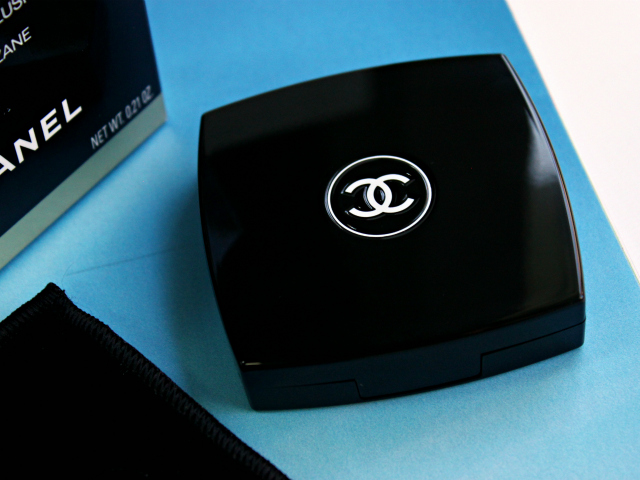 Best blush color for Fall - Chanel Joues Contraste Alezane (swatches, review, pictures) Read more at >> www.glamorable.com | via @glamorable