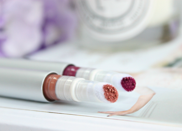 Swatches, Pictures, Review: Pür Minerals Lip Lure Hydrating Lip Lacquers in Mystic and Graceful. Read more at >> www.glamorable.com | via @glamorable