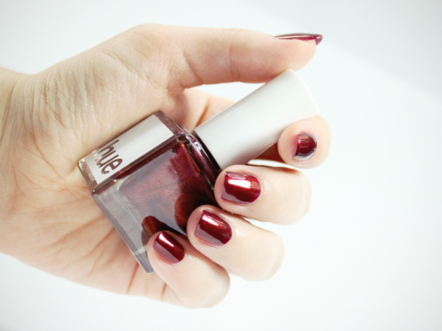 SquareHue October 2015 Review & Swatches. Read more at >> www.glamorable.com | via @glamorable