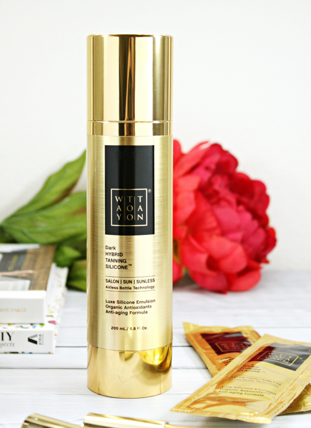 Holiday Gift Guide: Best Beauty Products to Gift Your Best Friend. Read more at >> www.glamorable.com | via @glamorable