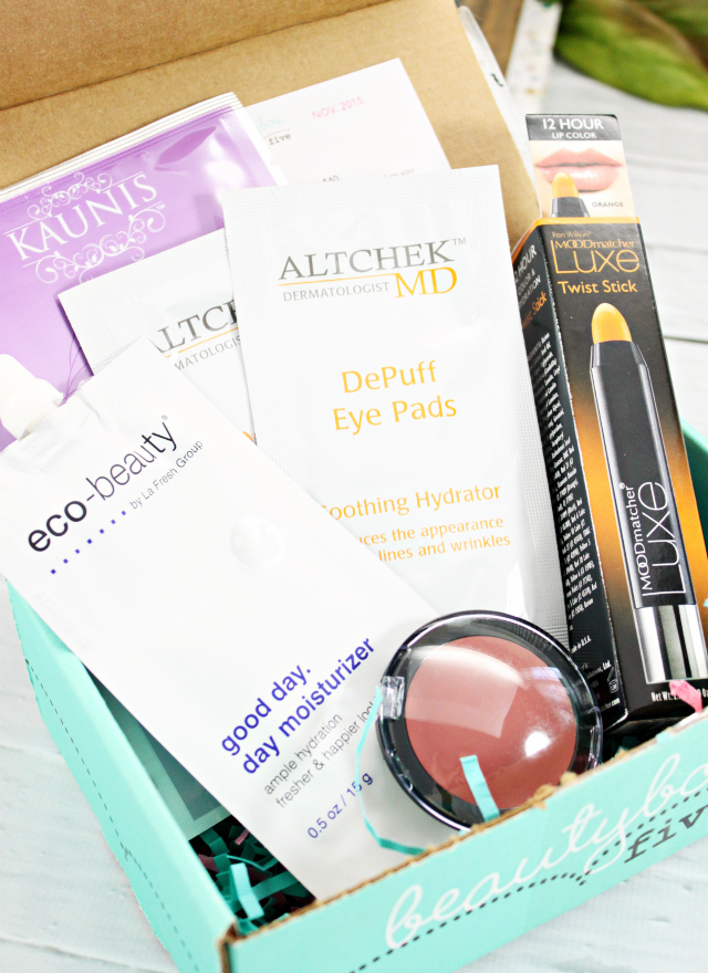 Beauty Box 5 November 2015 Review. Read more at >> www.glamorable.com | via @glamorable
