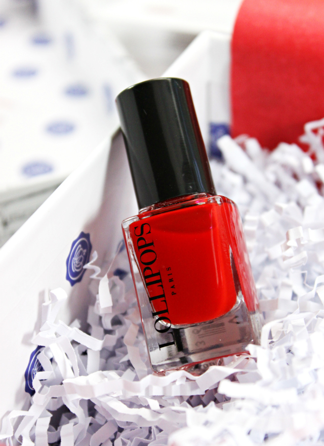 Glossybox October 2015 Review. Read more at >> www.glamorable.com | via @glamorable