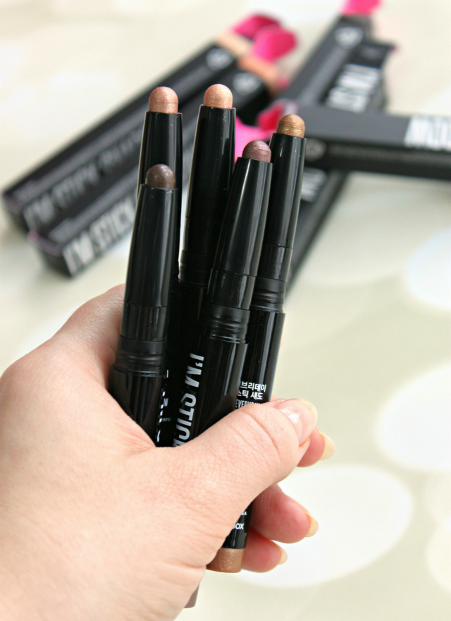 Memebox I'm Stick Shadow Review. Read more at >> www.glamorable.com | via @glamorable