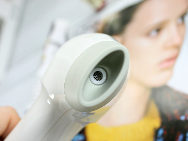 Conture Review: Luminess Air launches Conture Kinetic Skin Toning System, a revolutionary device that promises to tone, firm, and smooth the skin. Read more at >> www.glamorable.com | via @glamorable