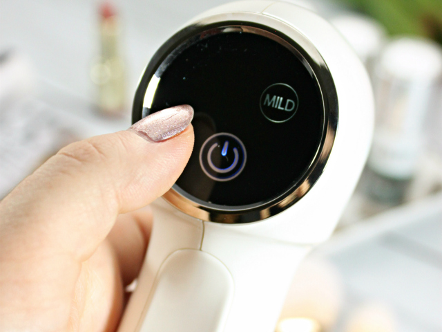 Conture Review: Luminess Air launches Conture Kinetic Skin Toning System, a revolutionary device that promises to tone, firm, and smooth the skin. Read more at >> www.glamorable.com | via @glamorable