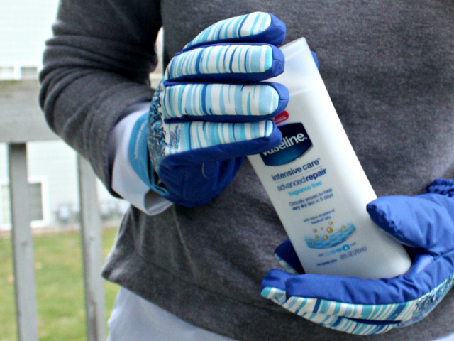 In time for the Holidays Vaseline Intensive Care Advanced Repair Lotion teamed up with Freezy Freakies to help you stay warm this season. Read more at >> www.glamorable.com | via @glamorable