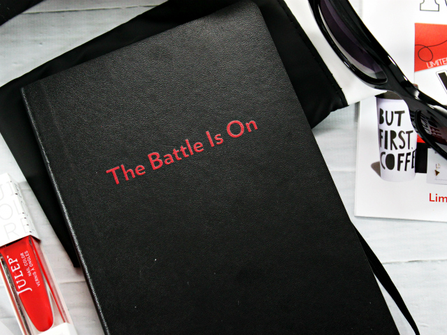 Limited Edition PEOPLE x The Voice Gift Box Review. Read more at >> www.glamorable.com | via @glamorable