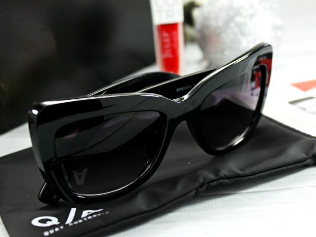 Limited Edition PEOPLE x The Voice Gift Box Review. Read more at >> www.glamorable.com | via @glamorable