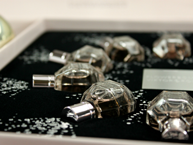 Viktor & Rolf Flowerbomb is celebrating their 10th Anniversary with an exclusive gift set. Check out what makes this fragrance so special! Read more at >> www.glamorable.com | via @glamorable