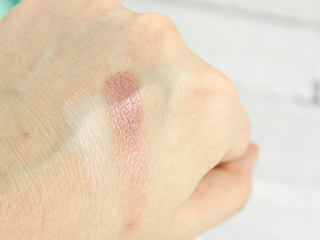 Coastal Scents styleEYES Eyeshadow Palette Swatch | Birchbox December 2015 Review. Read more at >> www.glamorable.com | via @glamorable