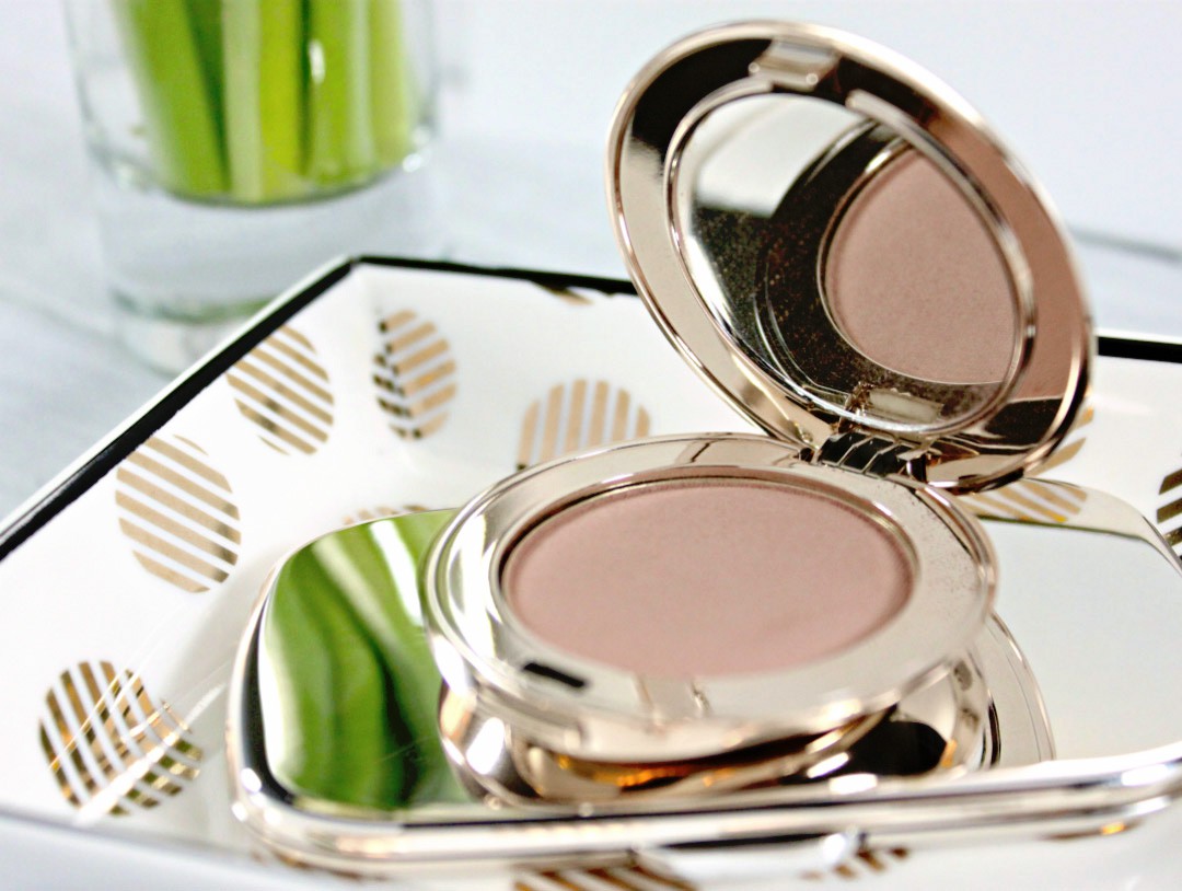 How to Master the No Makeup Look with NEW Jane Iredale Skin Is In Collection | Jane Iredale Naturally Matte Eye Shadow Kit, Jane Iredale GreatShape Eyebrow Kit, Jane Iredale White Tea PureGloss Lip Gloss, Jane Iredale Flawless PurePressed Blush