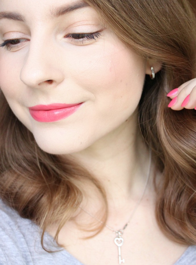 MAC Otherearthly Mineralize Skinfinish Swatch, Review