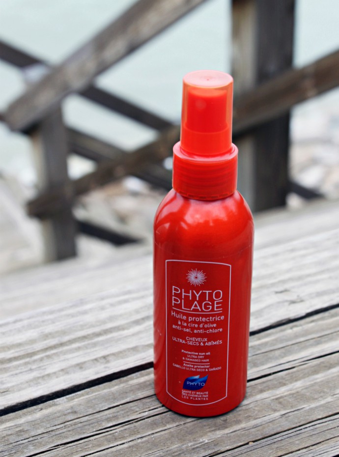 Find out how to protect your hair at the beach using PHYTO Phytoplage Protective Sun Oil and Recovery Mask.
